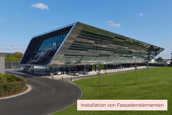 Gebäude Bora Herford, wo wir gearbeitet haben Installation von Fassadenelementen